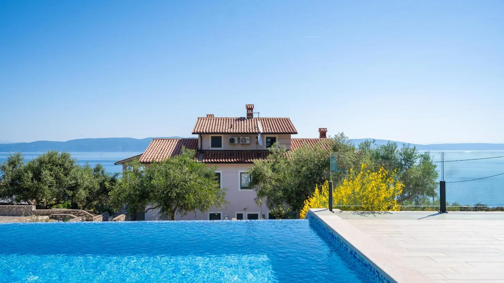 Villa Principi Apartment Violet Ravni