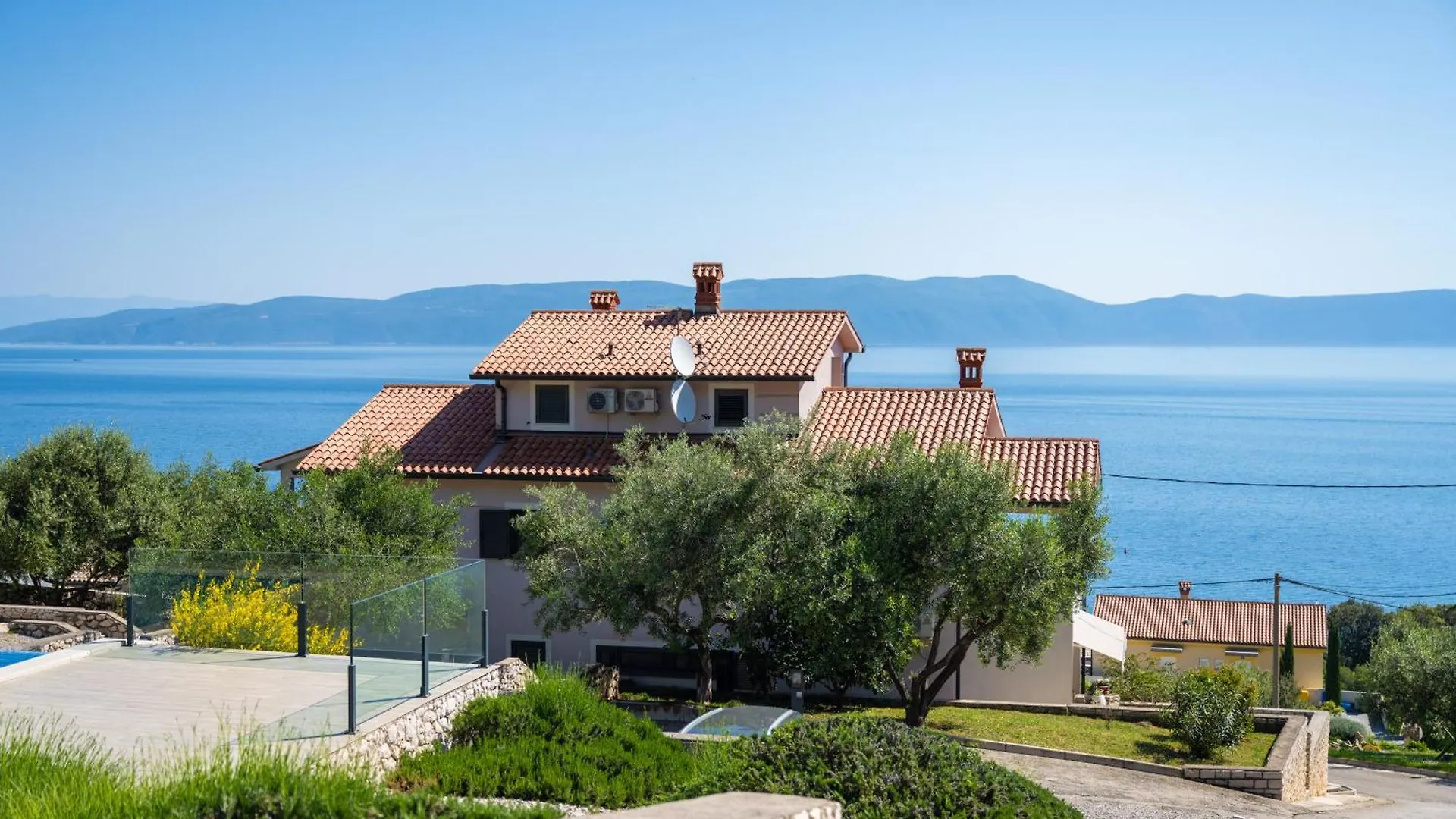 Villa Principi Apartment Violet Ravni